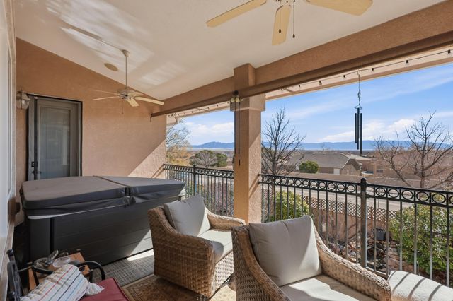 921 Pinzon Street NW, Los Lunas, NM 87031