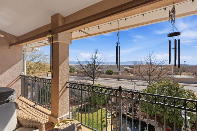 921 Pinzon Street NW, Los Lunas, NM 87031