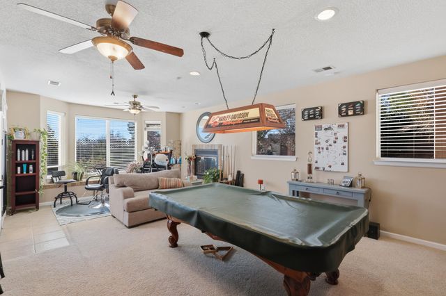 921 Pinzon Street NW, Los Lunas, NM 87031