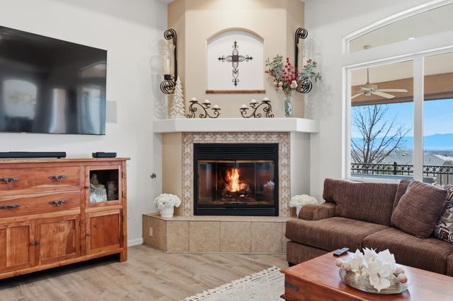 921 Pinzon Street NW, Los Lunas, NM 87031
