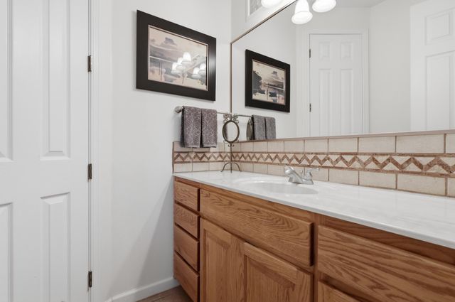 921 Pinzon Street NW, Los Lunas, NM 87031