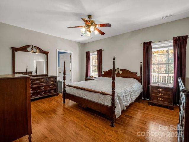 1615 Oak Park Court, Iron Station, NC 28080