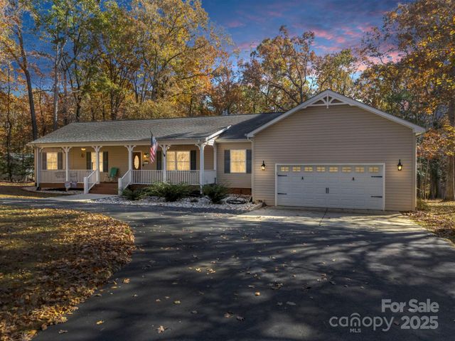 1615 Oak Park Court, Iron Station, NC 28080