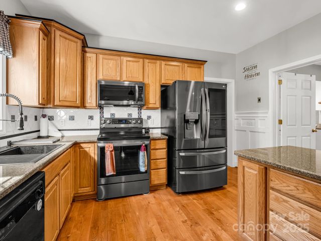 1615 Oak Park Court, Iron Station, NC 28080