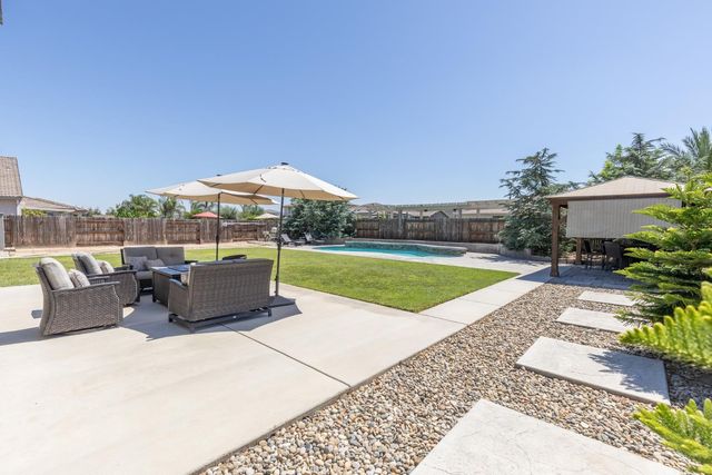 1140 Ridge Creek Estates Way, Dinuba, CA 93618
