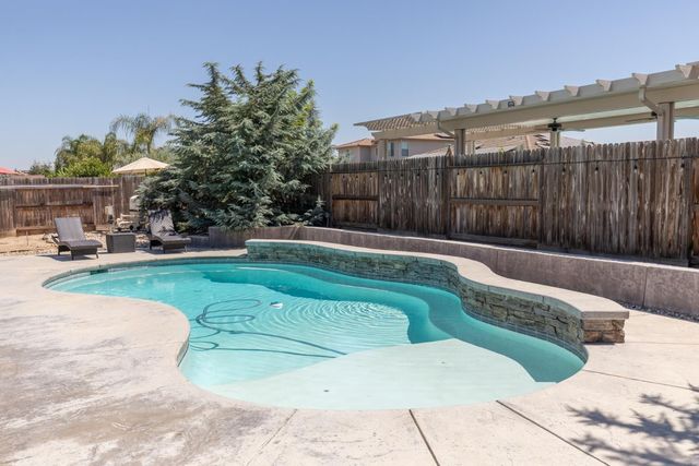 1140 Ridge Creek Estates Way, Dinuba, CA 93618