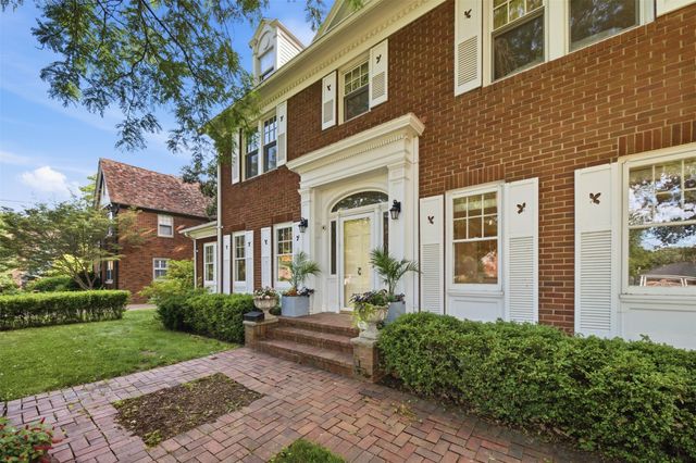 724 54th Street, Des Moines, IA 50312