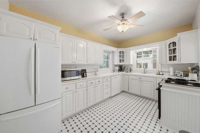 724 54th Street, Des Moines, IA 50312