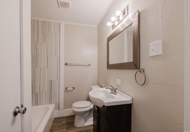 524 W Cross Street, Benton, AR 72015