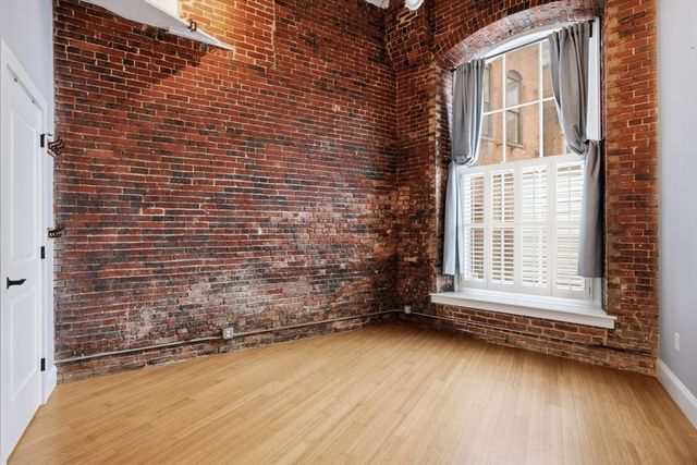 30 Market St 1, Lowell, MA 01852