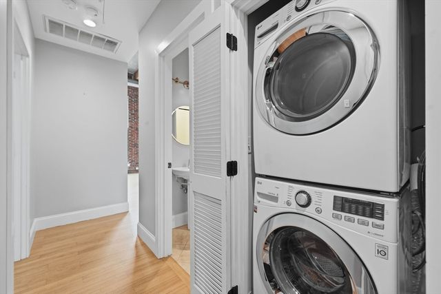 30 Market St 1, Lowell, MA 01852