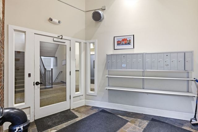30 Market St 1, Lowell, MA 01852