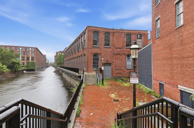 30 Market St 1, Lowell, MA 01852