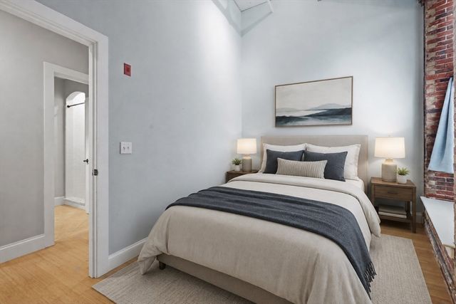 30 Market St 1, Lowell, MA 01852