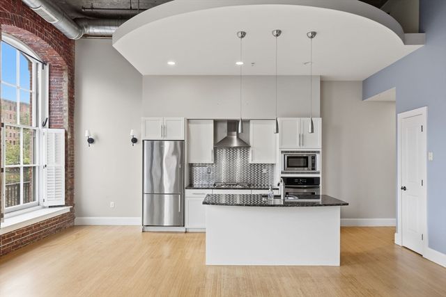 30 Market St 1, Lowell, MA 01852