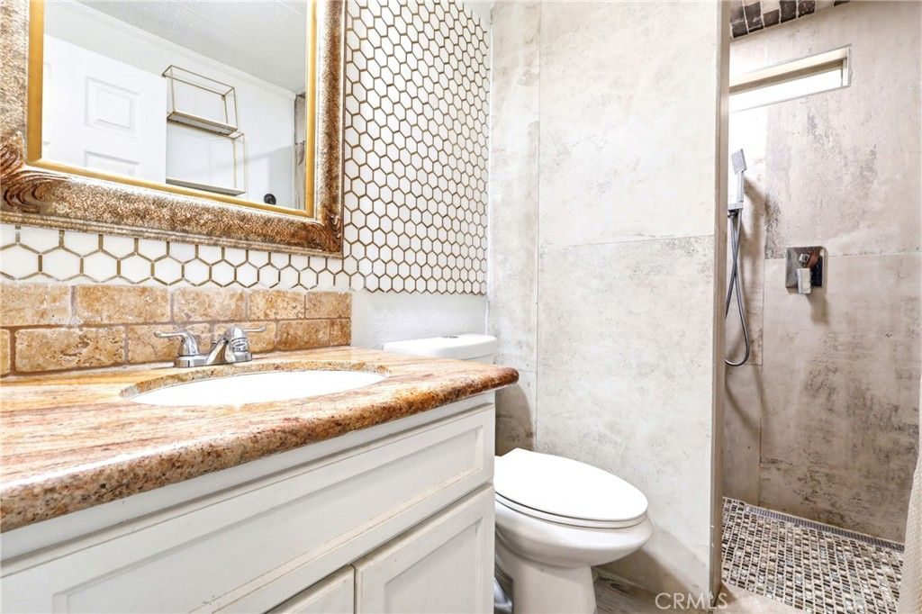 Image 17 of property listing at 80000 Avenue 48 67, Indio, CA 92201