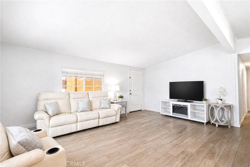 Image 2 of property listing at 80000 Avenue 48 67, Indio, CA 92201
