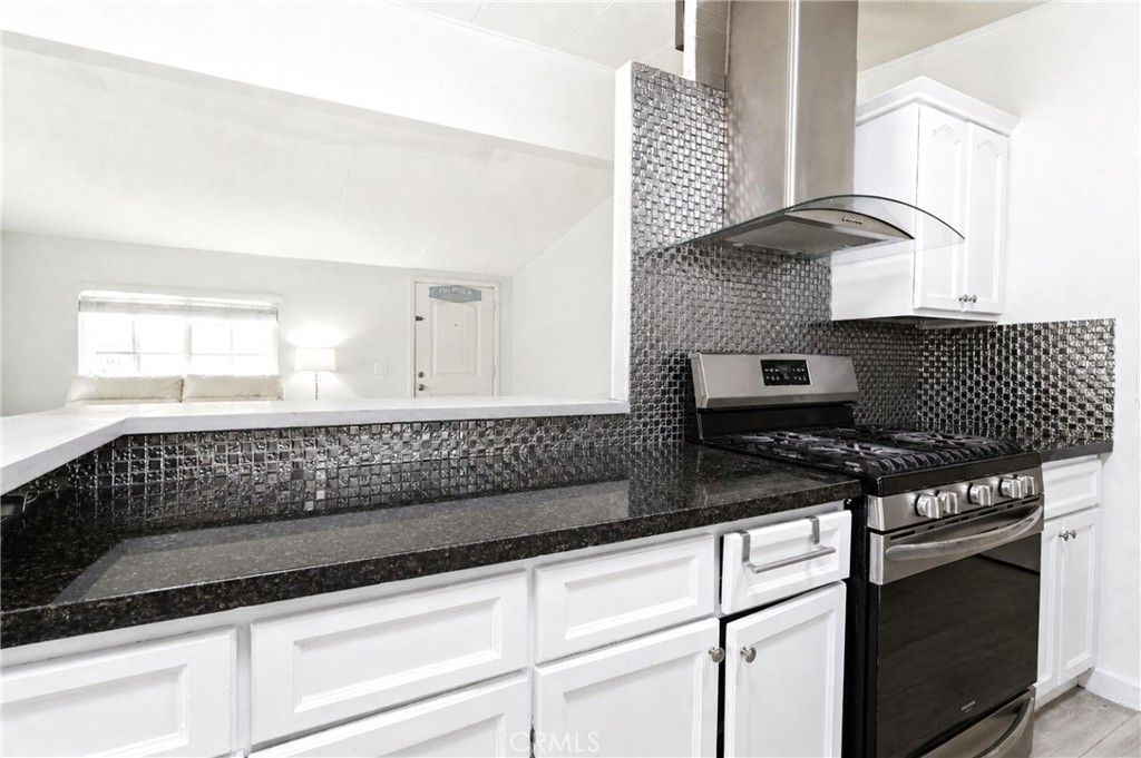 Image 6 of property listing at 80000 Avenue 48 67, Indio, CA 92201