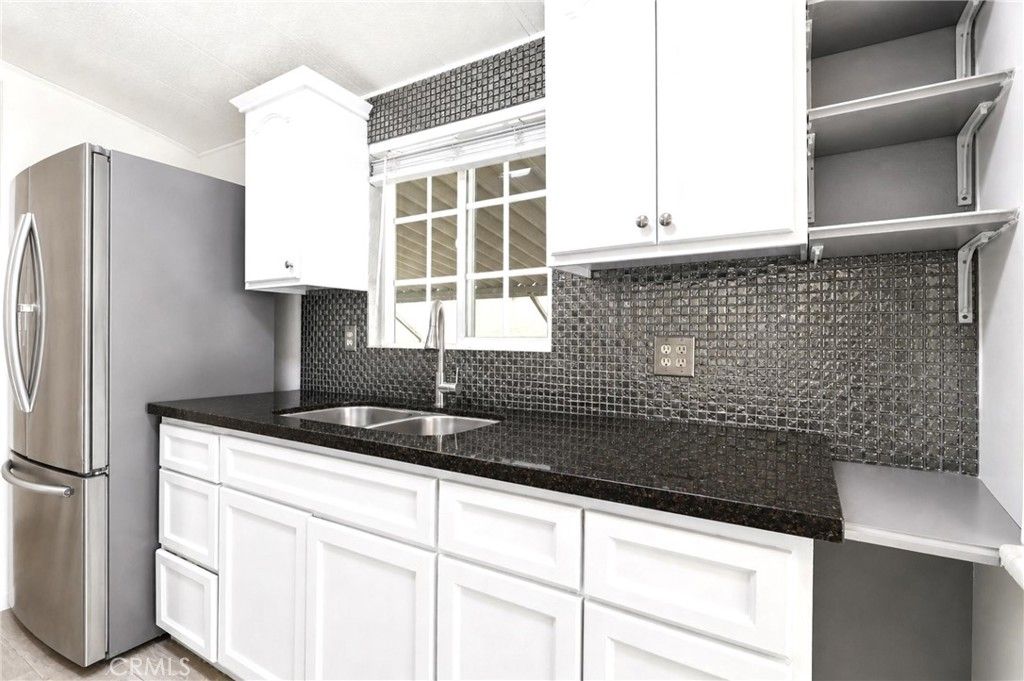 Image 8 of property listing at 80000 Avenue 48 67, Indio, CA 92201