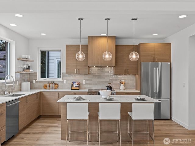 9017 Dibble Avenue NW, Seattle, WA 98117