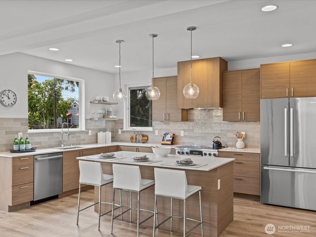 9017 Dibble Avenue NW, Seattle, WA 98117