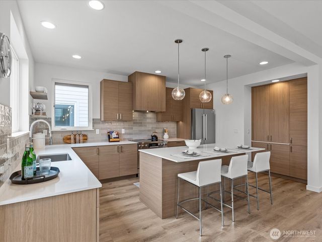 9017 Dibble Avenue NW, Seattle, WA 98117