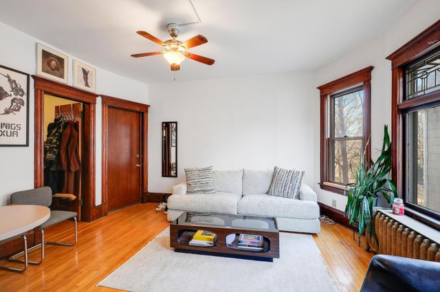 3136 10th Avenue S, Minneapolis, MN 55407