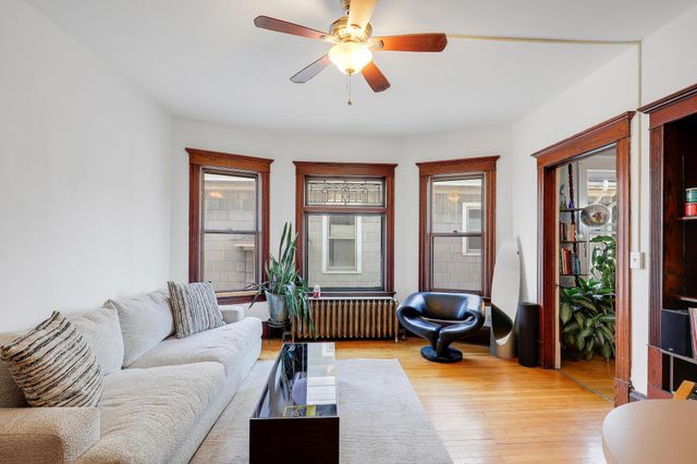 3136 10th Avenue S, Minneapolis, MN 55407