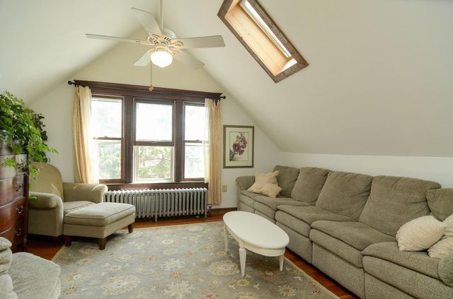 3136 10th Avenue S, Minneapolis, MN 55407