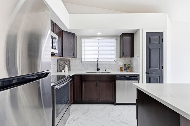 8116 Corte De Aguila NW, Albuquerque, NM 87120