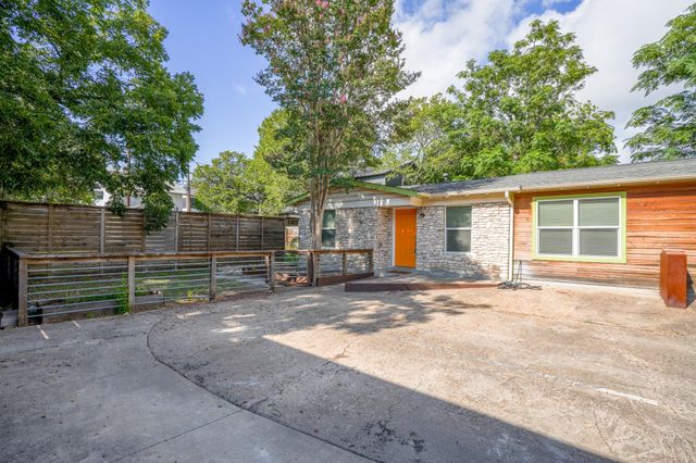 1705 E 14th ST B, Austin, TX 78702