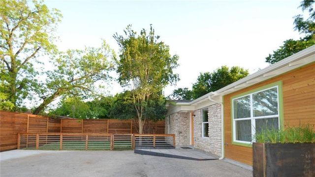 1705 E 14th ST B, Austin, TX 78702