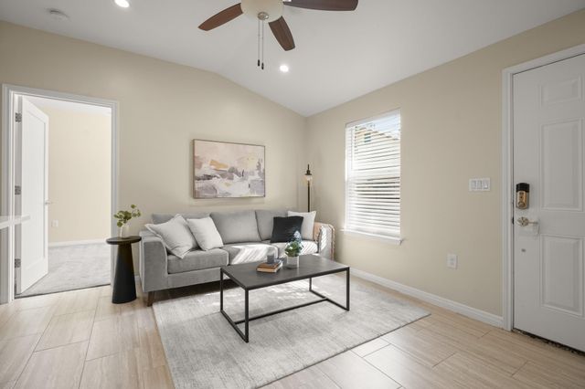 1705 E 14th ST B, Austin, TX 78702