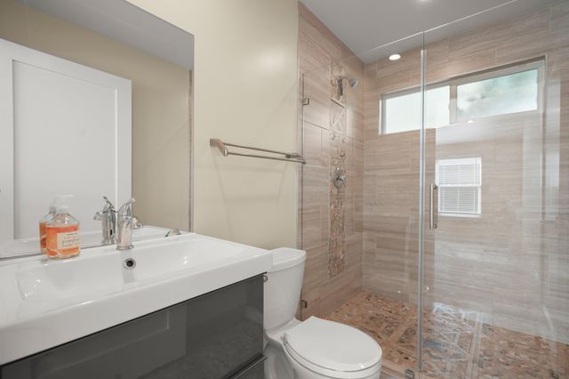 1705 E 14th ST B, Austin, TX 78702