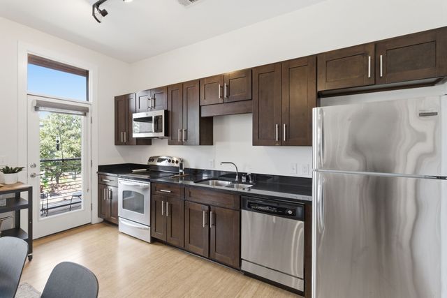1706 18th Ave S Ste 205, Nashville, TN 37212
