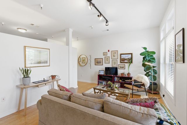 1706 18th Ave S Ste 205, Nashville, TN 37212