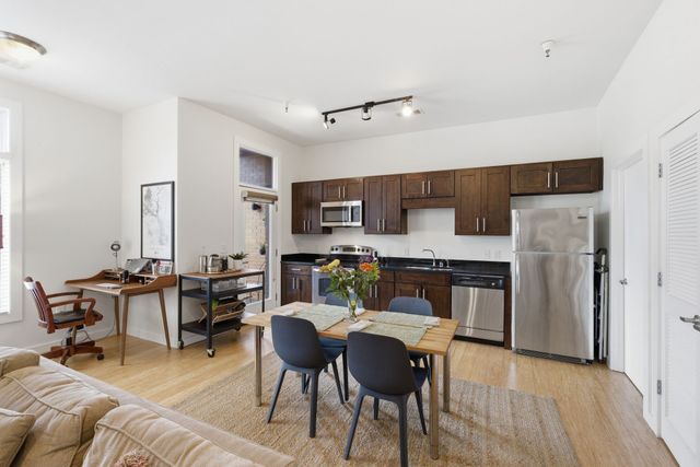 1706 18th Ave S Ste 205, Nashville, TN 37212