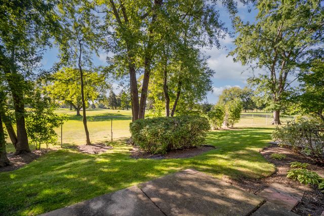 746 Old Checker Road, Buffalo Grove, IL 60089