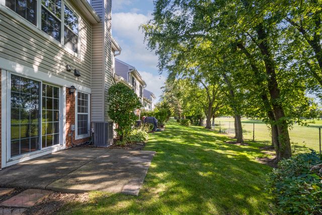 746 Old Checker Road, Buffalo Grove, IL 60089