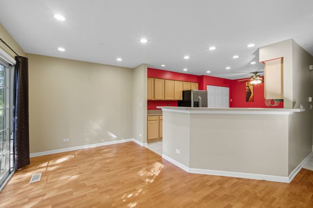 746 Old Checker Road, Buffalo Grove, IL 60089