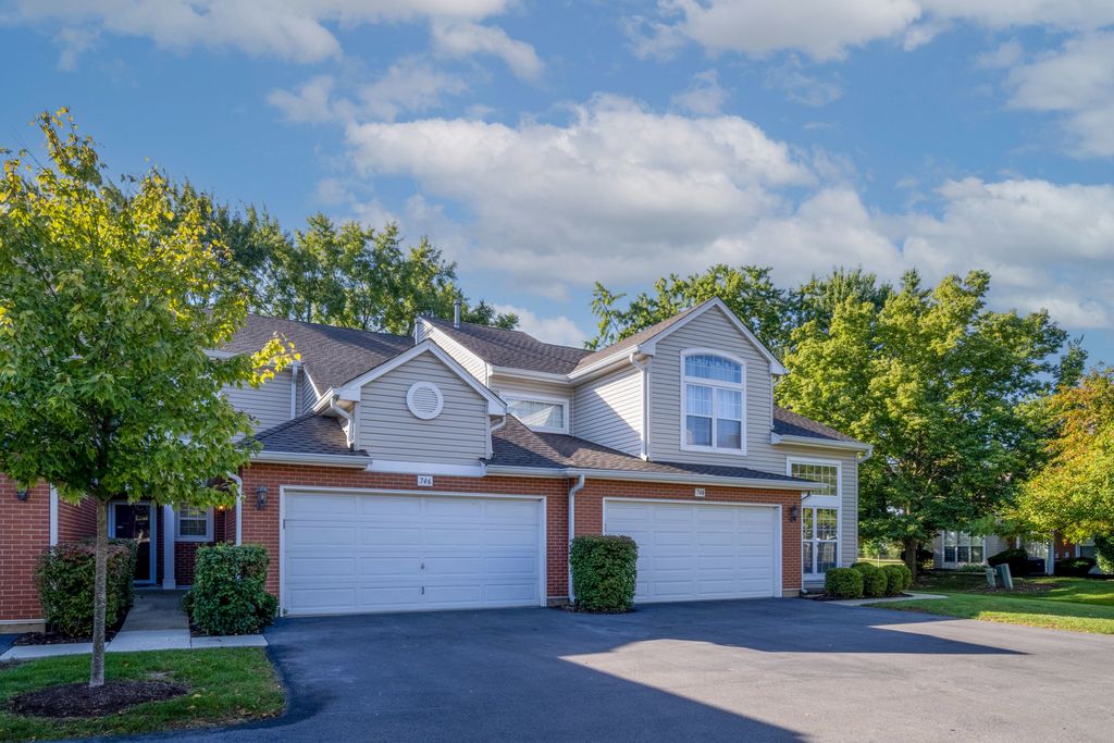 746 Old Checker Road, Buffalo Grove, IL 60089