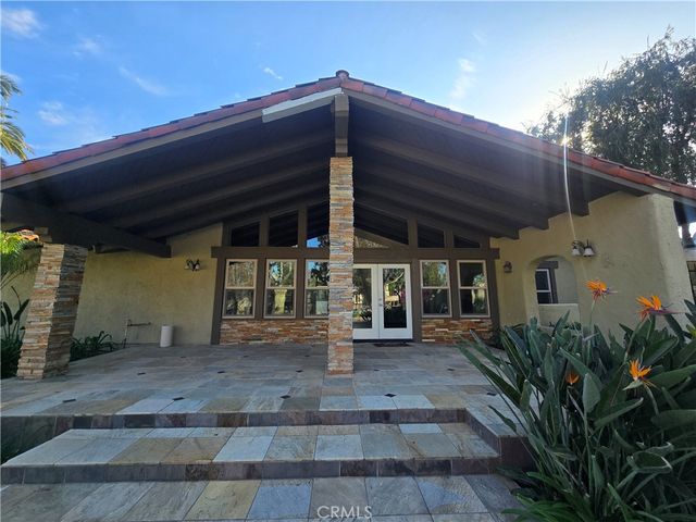 1345 Cabrillo Park Drive E01, Santa Ana, CA 92701
