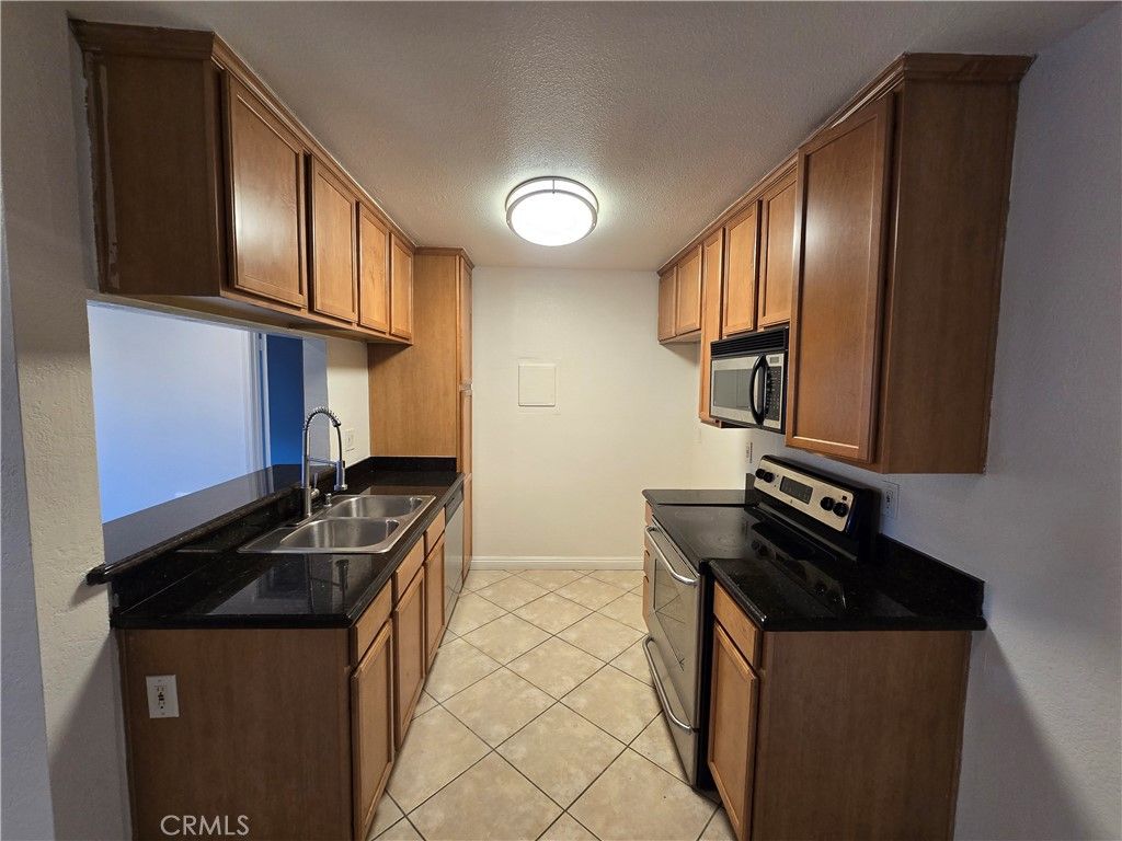 1345 Cabrillo Park Drive E01, Santa Ana, CA 92701