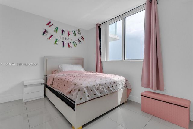 1861 NW S River Dr 1207, Miami, FL 33125