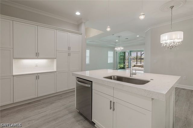 6385 Arriba AVE, Naples, FL 34113