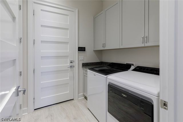 6385 Arriba AVE, Naples, FL 34113