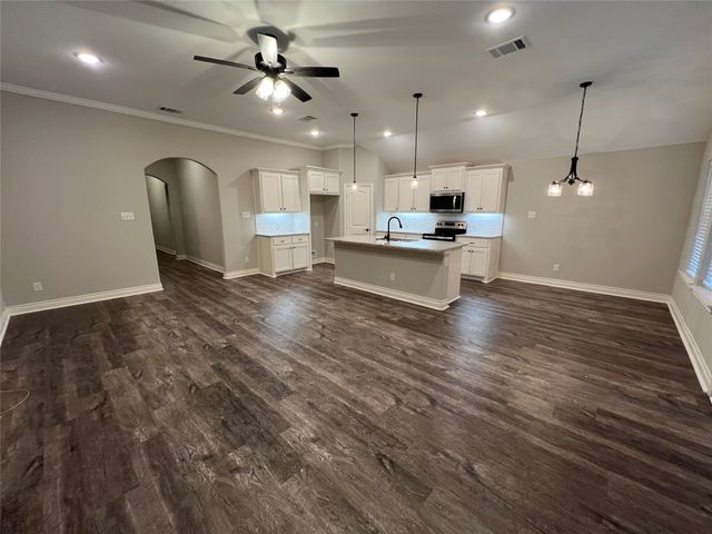 706 Tippit Lane, Greenville, TX 75402