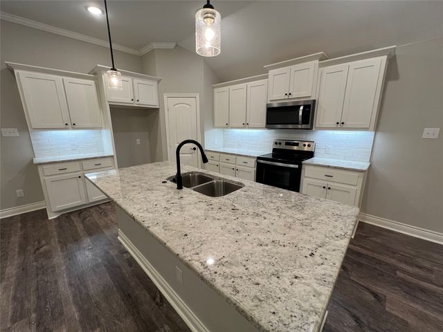 706 Tippit Lane, Greenville, TX 75402