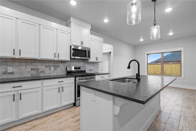 108 N Panther Avenue, Farmington, AR 72730