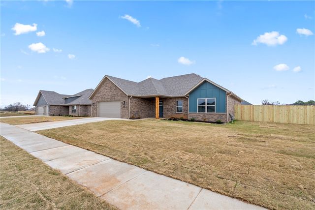 108 N Panther Avenue, Farmington, AR 72730